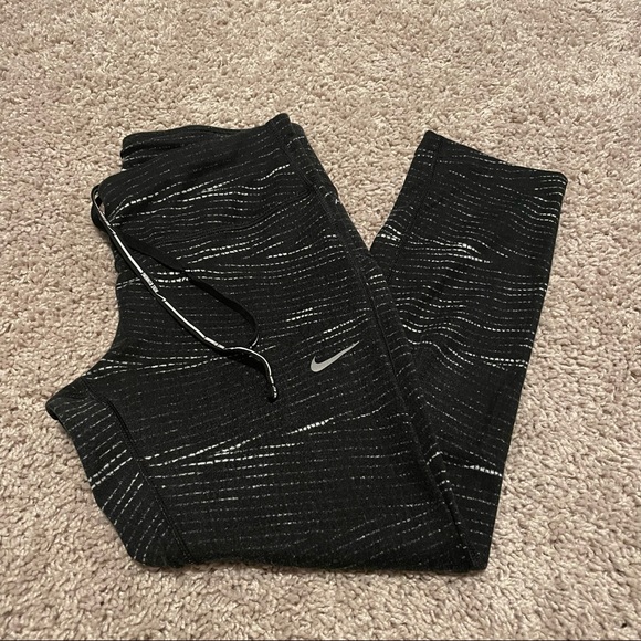 Nike Pants - Nike Dri fit Capri leggings black small inseam 20” black leggings Nike leggings